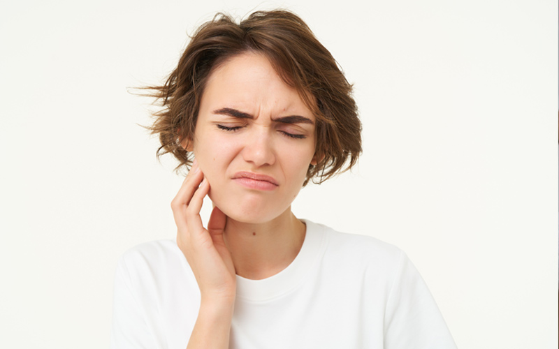 Why-does-one-side-of-my-jaw-hurt-img-c