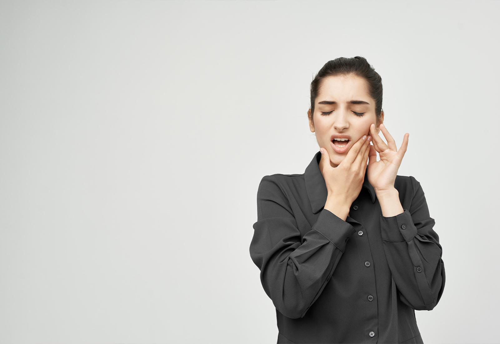 Why does one side of my jaw hurt